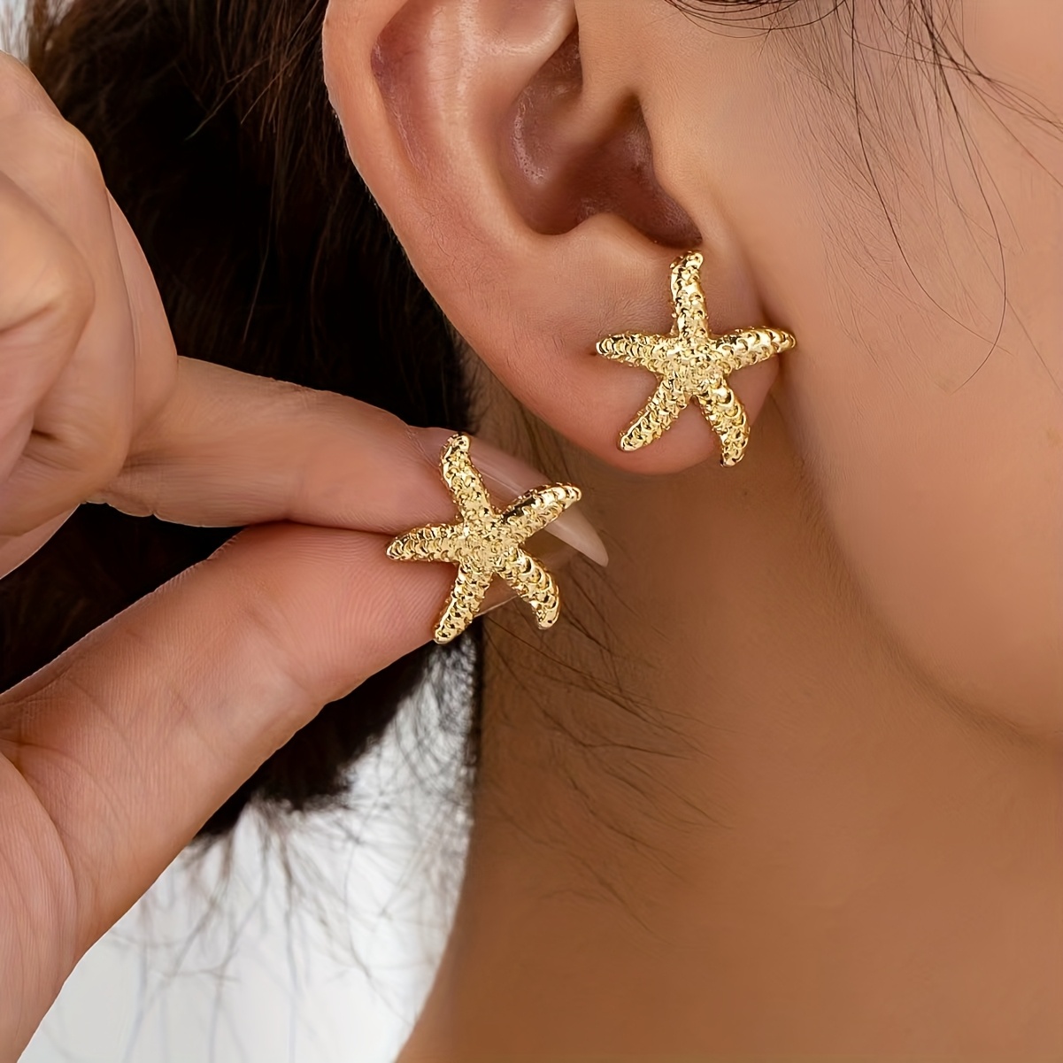 Body Jewelry And Earrings - A Pair of Cool and Trendy